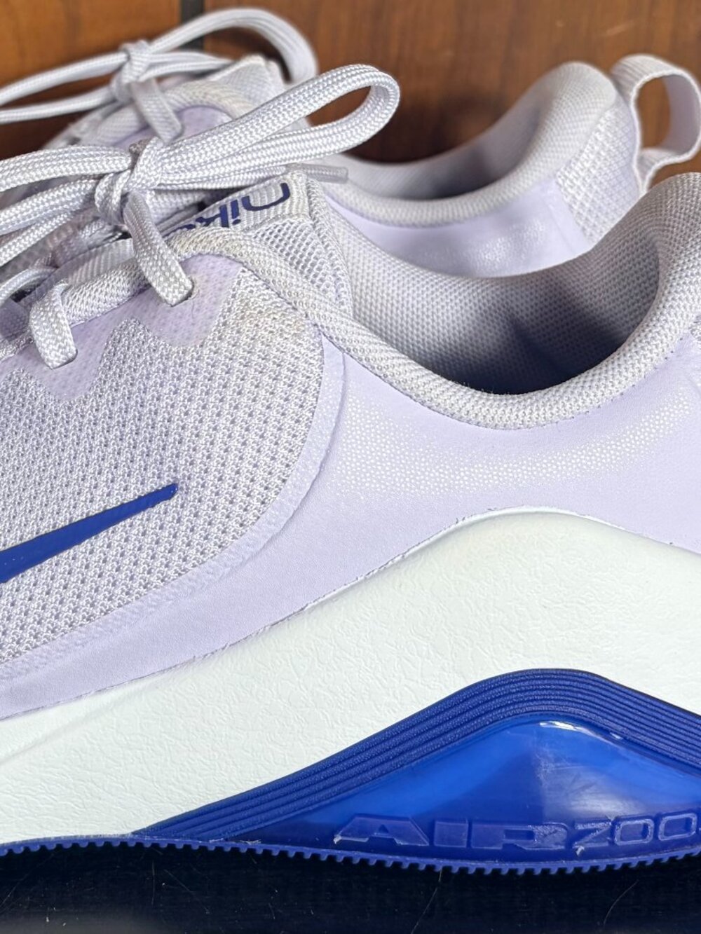 Nike Air Zoom Bella 7 Womens Sz 7.5 Training Shoes White/Blue Training Running